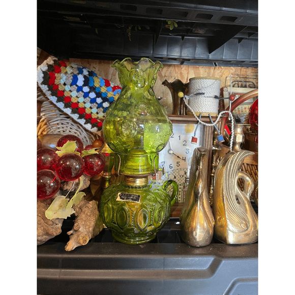 Vintage Heritage L. E. Smith Green Glass Moon and Stars Oil Lamp w/Sticker - Picture 3 of 8